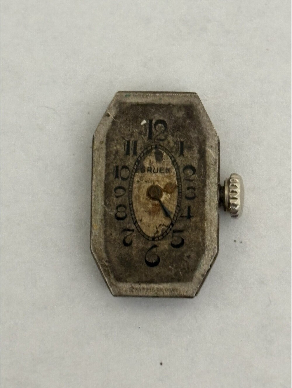 Gruen Guild Co. watch movement 153 in Working Condition